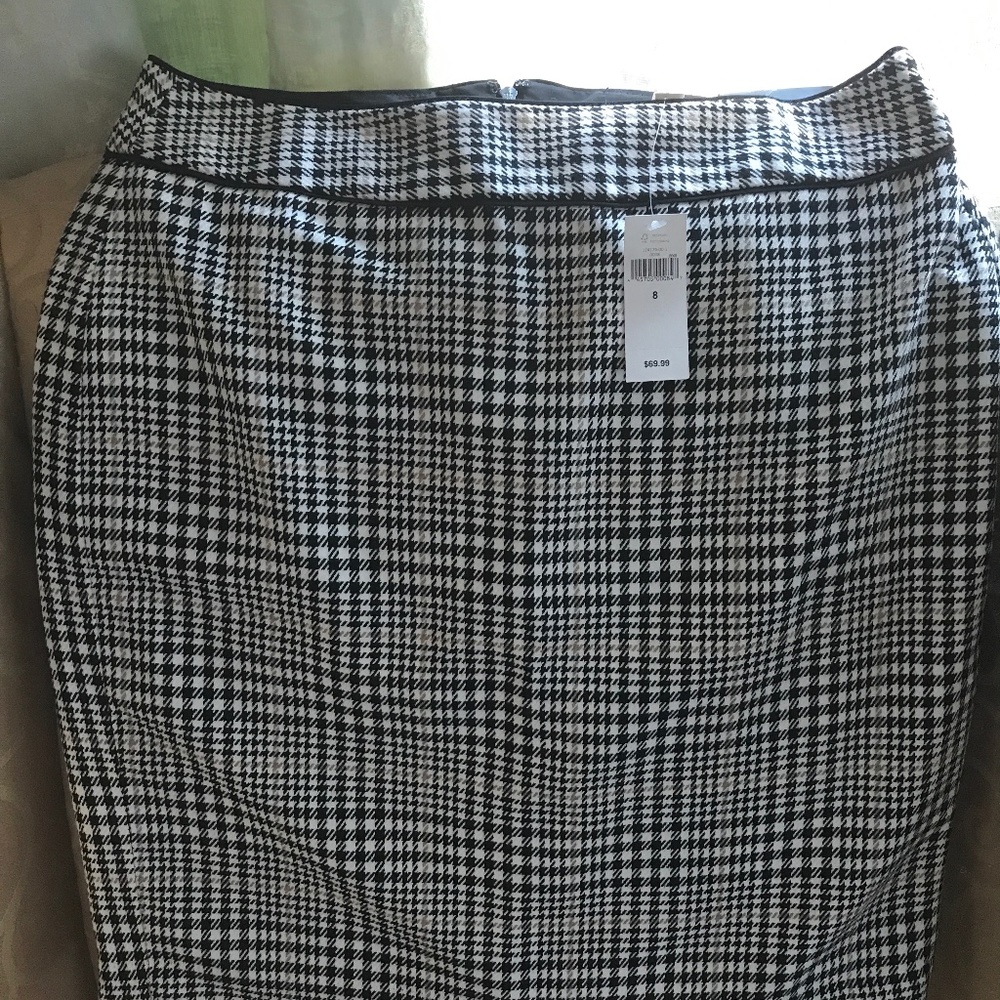 *New Banana houndstooth skirt size 8